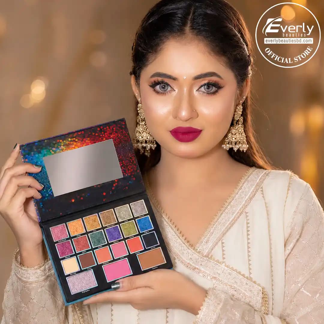 Everly Beauties Starlight Glam Studio Face & Eye Palette