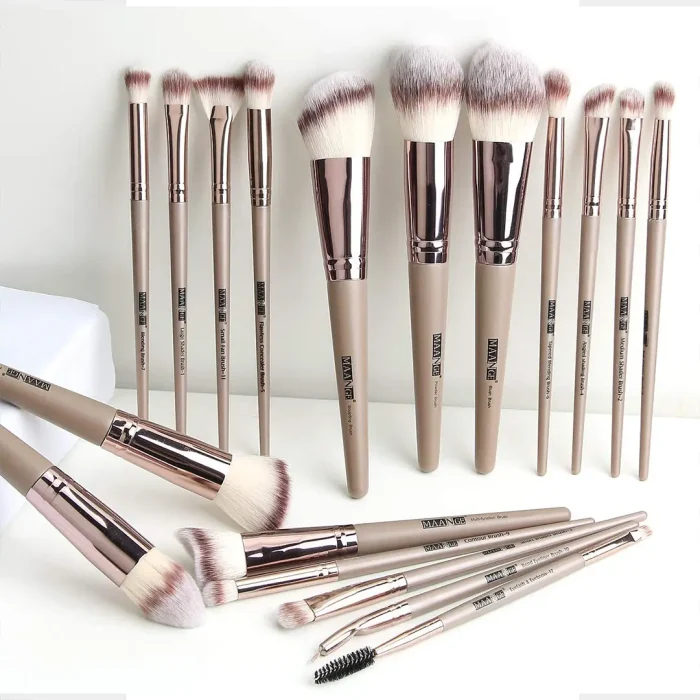 MAANGE 18Pcs Face & Eye Professional Makeup Brushes Set - Rose Gold - Image 2